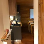 Апартаменты Chalet Apartment - Grande Giardino Privato Al Sole Tutto Il Giorno